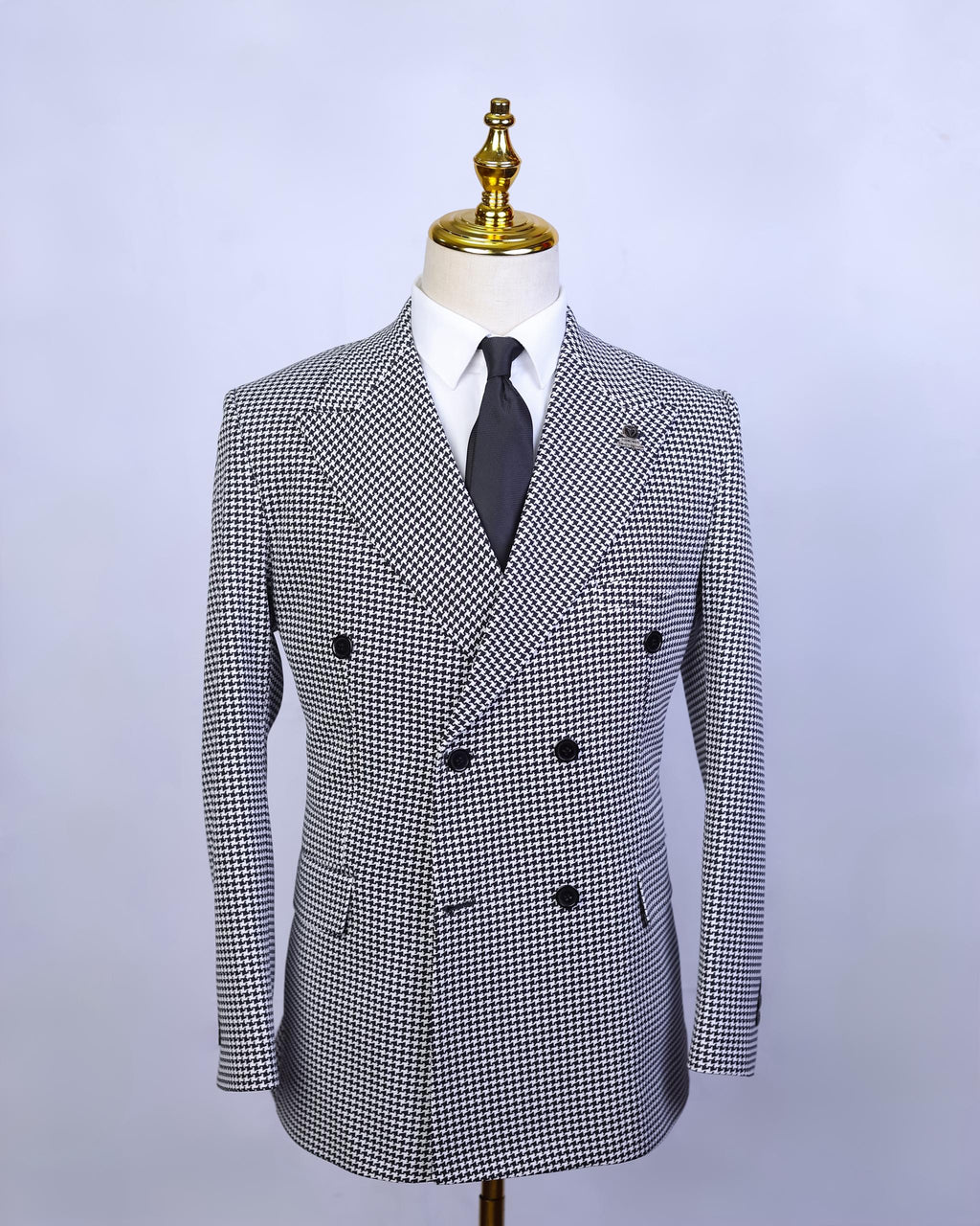 Wide lapel striped Suit
